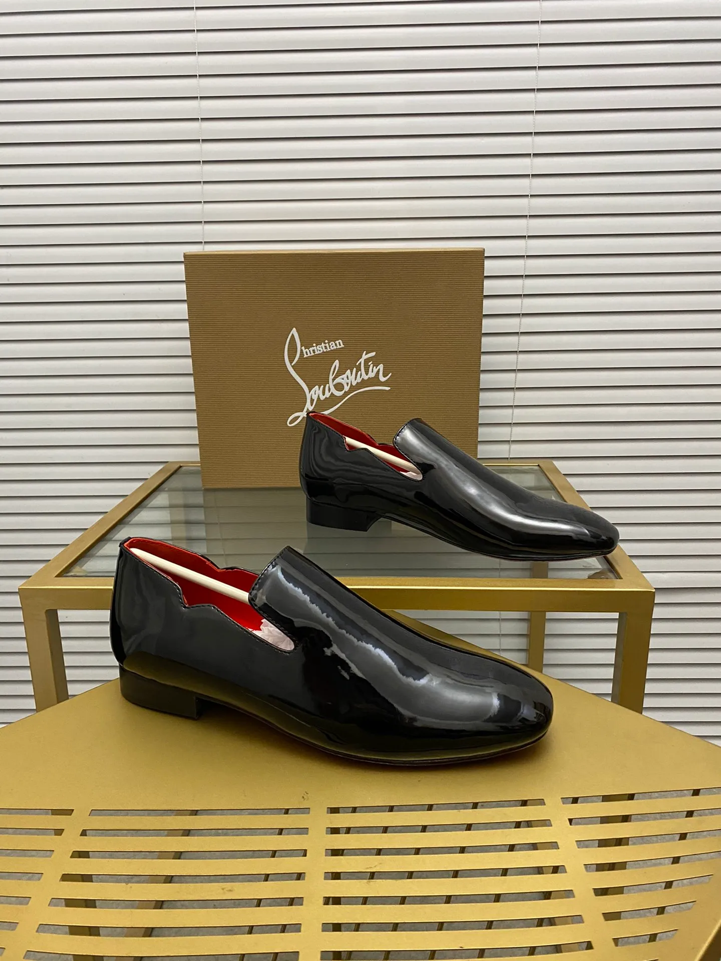 (Customized model) Ex-factory price is 500. christian louboutin (CL red sole shoes) counter series, casual sneakers for couples 📢 📢 📢 Exclusive hot style release 🎈🎈💪 Movable latex feet 👻 Finished outsole line [Proud] 😝Female 35-40# Male 38#-46, global supply😝 [Top version]: Original imported genuine leather upper, top original leather lining, original molded TPU outsole, original 1:1 detail processing, original shoe last,